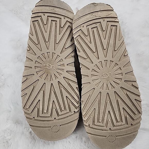 UGG Tazz Slipper Women's Clogs Size 10 Sand Suede Sheepskin Platform - Picture 7 of 10